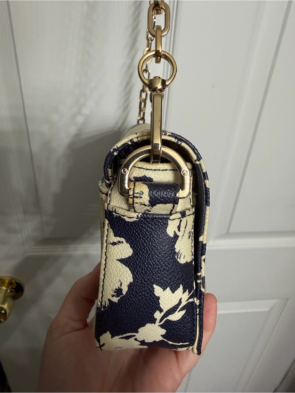 Tory Burch Navy Floral Chain Shoulder Bag - Picture 3 of 16